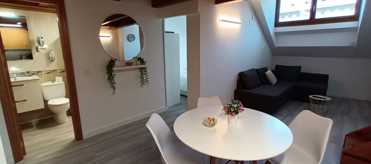 El Atico Nuevo En El Centro Con Ascensor, Garaje, Aire Acondicionado Y Wifi Apartment Biescas  Exterior photo